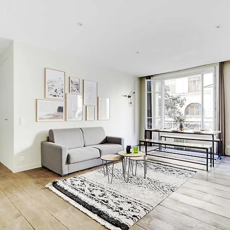 Beaubourg Apartment Paris