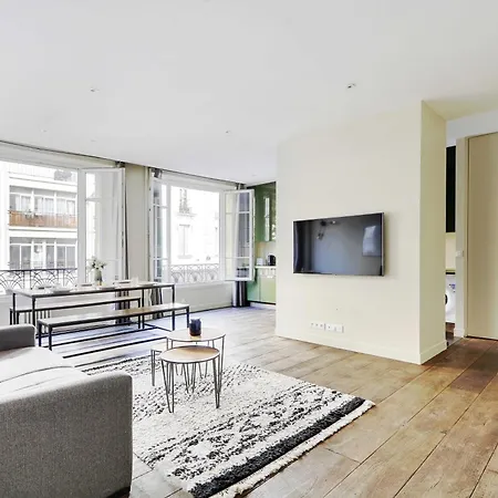 Beaubourg Apartment Paris