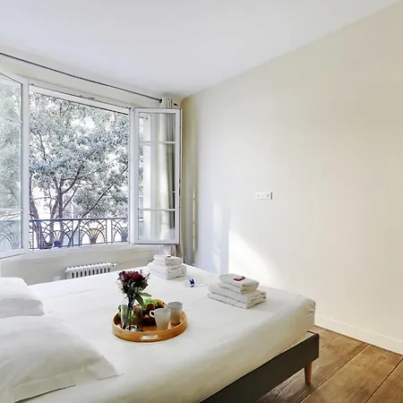 Beaubourg Apartment *